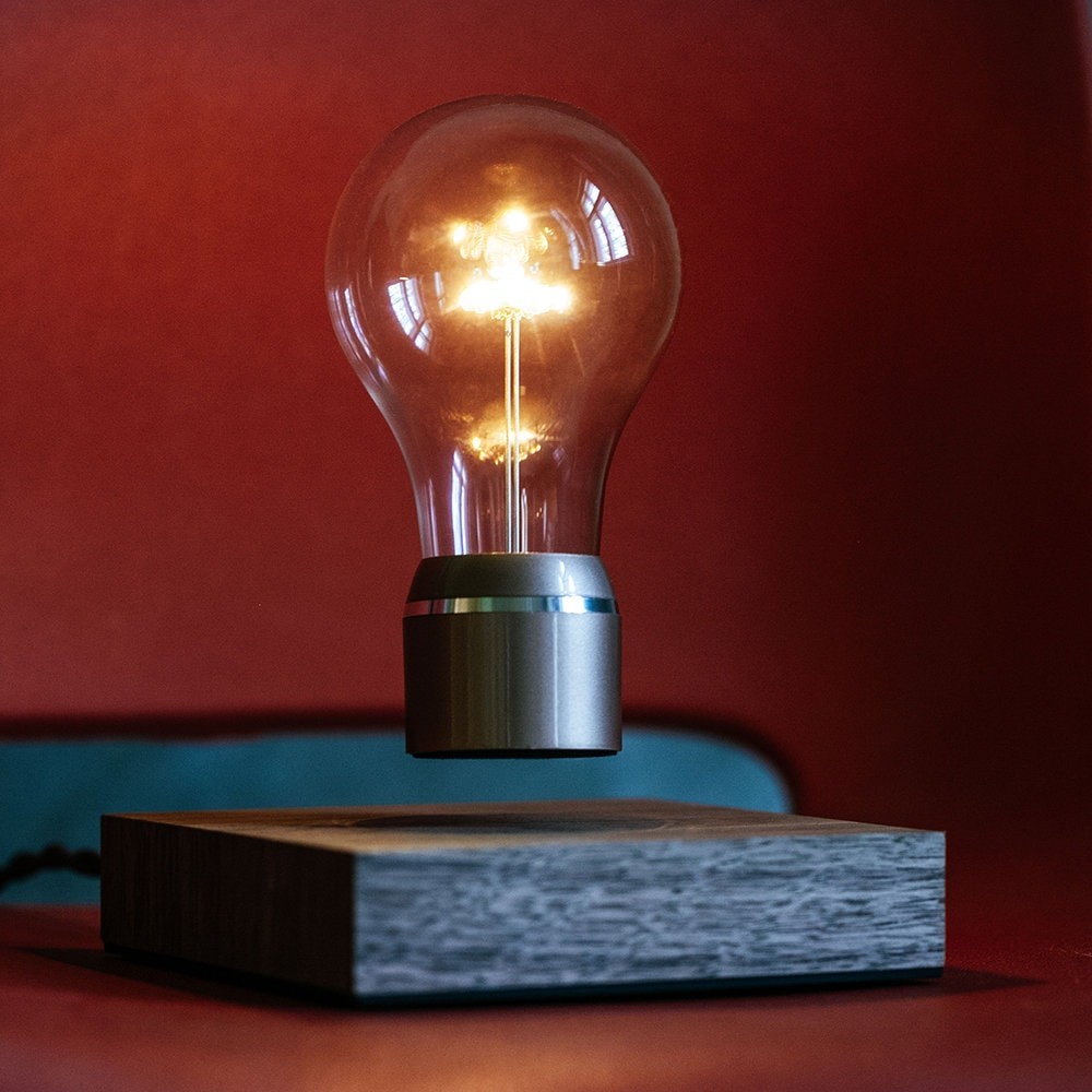 Havada Asılı Dönen Manyetik Ampül/ Flyte Light Edison/Manhattan - Ceviz Altlık / Krom Kapak   