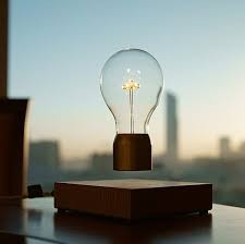 Havada Asılı Dönen Manyetik Ampül/ Flyte Light Edison/Manhattan - Ceviz Altlık / Krom Kapak   