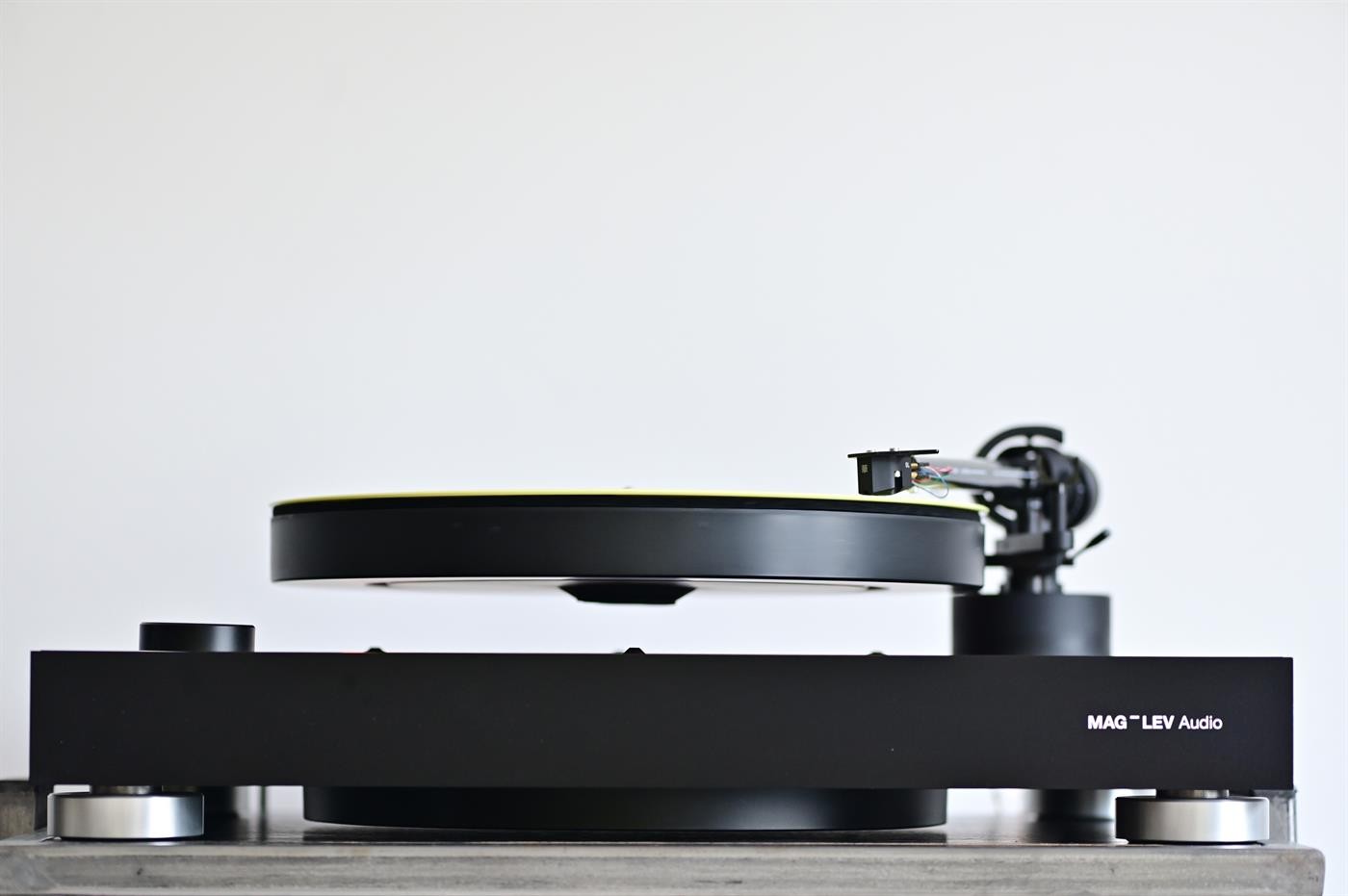 Mag-lev Audio Dünyanın İlk Manyetik Plakçalar Sistemi /ML1 Siyah Gümüş