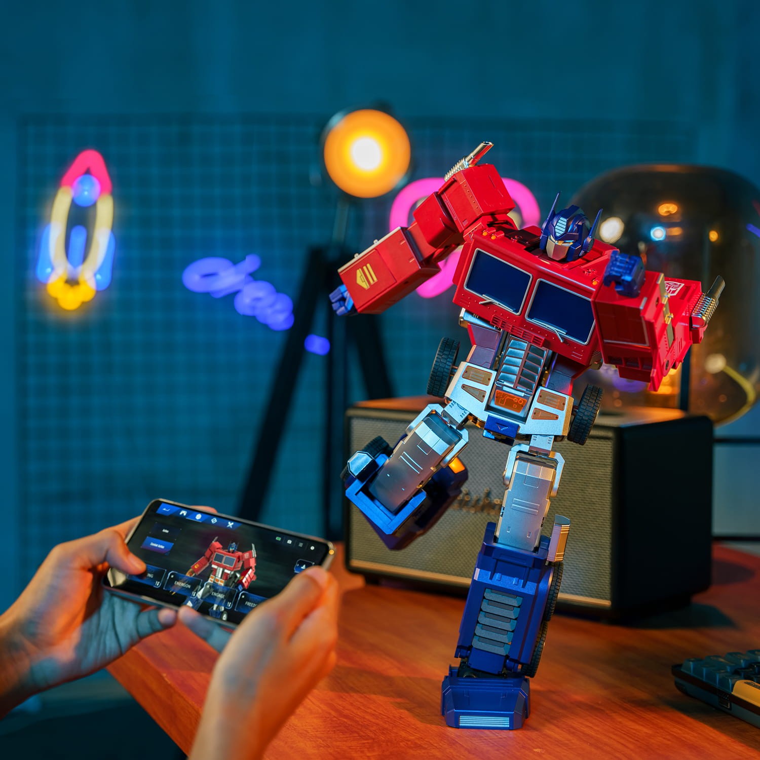 Robosen Flagship Optimus Prime