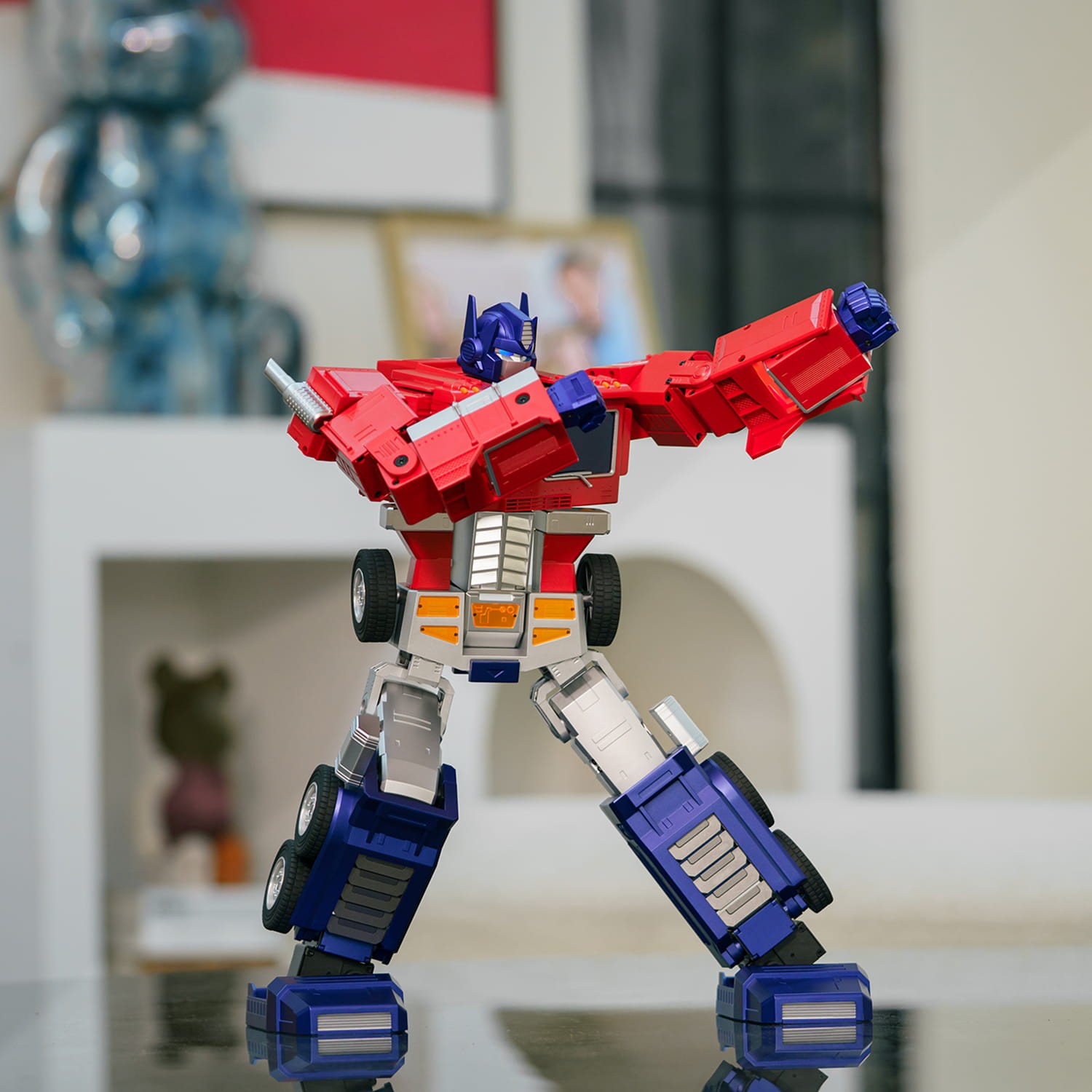 Robosen Flagship Optimus Prime